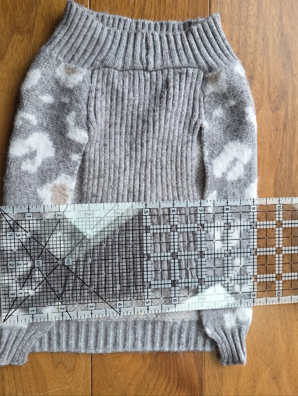 🩷Dog Sweater Coat Gray Patterned Ribbed Knit - Picture 6 of 6
